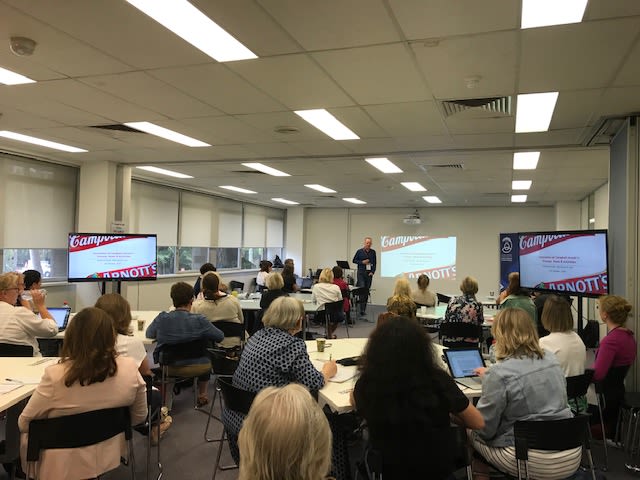Image of crowd at FoodEdu