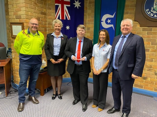From Left to Right… Cr Steve Krieg (Mayor, Lismore City Council), Katherine Gash (NSW Food Authority), Cameron Smith (Environmental Health Officer, Lismore City Council and award recipient), Ruth Houston (NSW Food Authority), John Walker (General Manager, Lismore City Council).